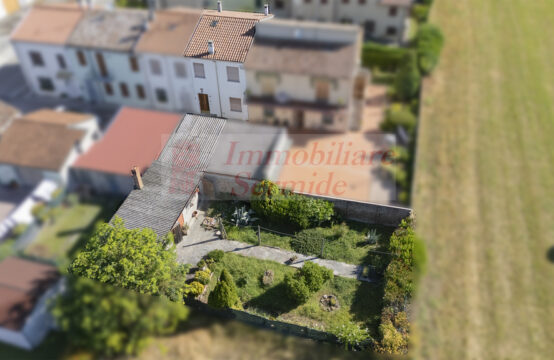 Terratetto Indipendente con Giardino Privato e Rustico Annesso